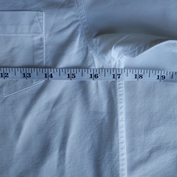 IZOD, boy's white size 10/12 button down shirt - Picture 4 of 6